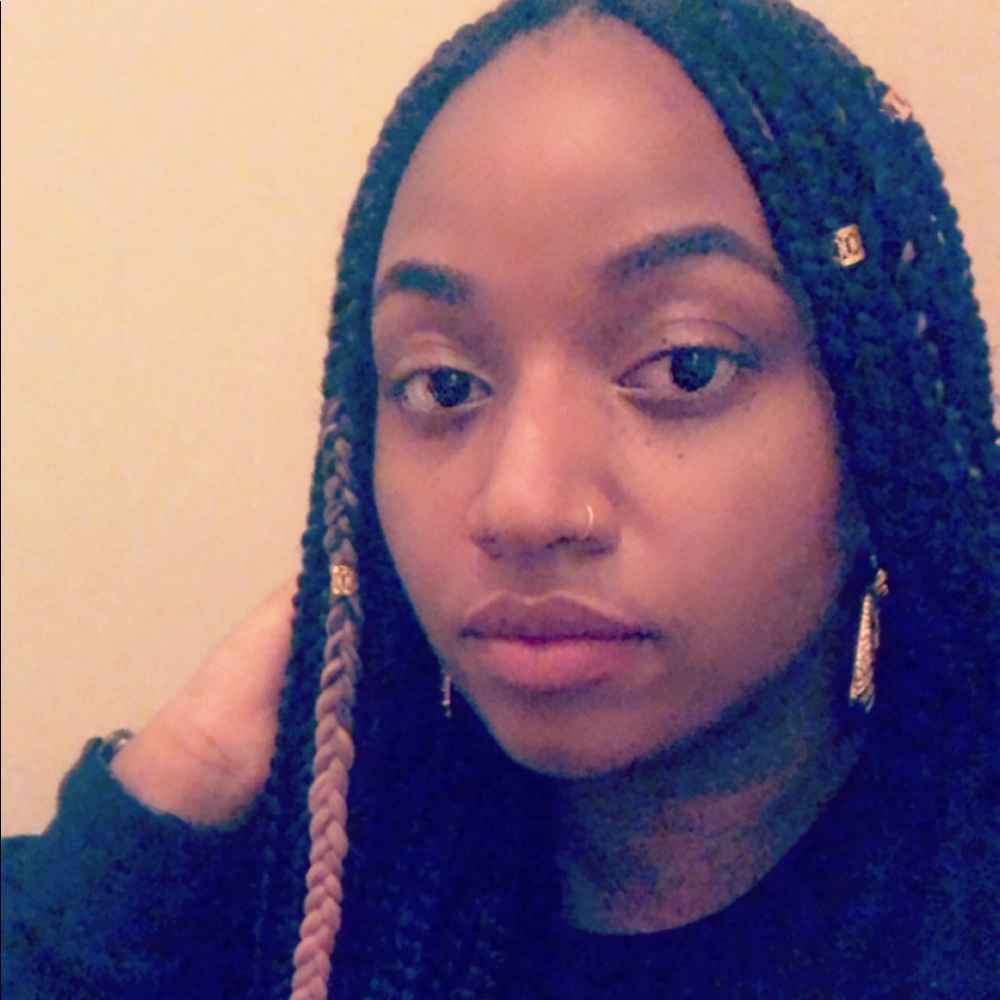 Meet your Posher, Mia